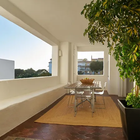 Luxury 3 Bed Flat - Beachfront In Puerto Banus *