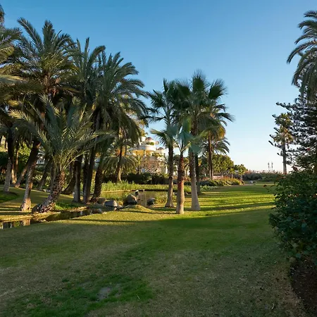 Luxury 3 Bed Flat - Beachfront In Puerto Banus Marbella